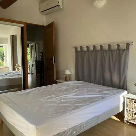 Mas Lyda Apartment *